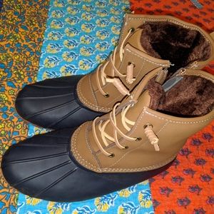 Women insulated waterproof duckboots sz 10